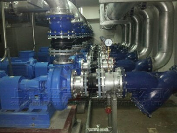 橡膠接頭出現(xiàn)龜裂的原因及所用橡膠的特點(diǎn)